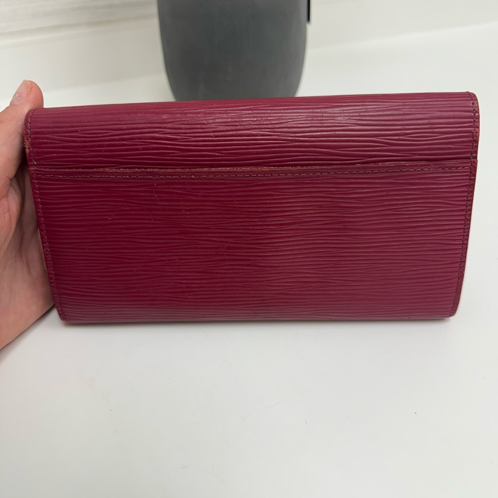 Louis Vuitton Textured Pink Wallet - Picture 8 of 15